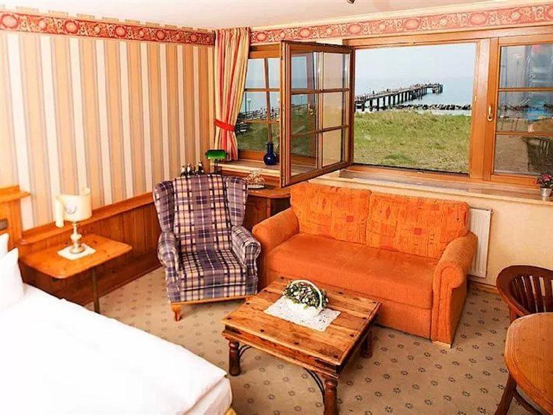 Moby Dick Hotel & Ferienwohnungen วุสโทรว์ ภายนอก รูปภาพ