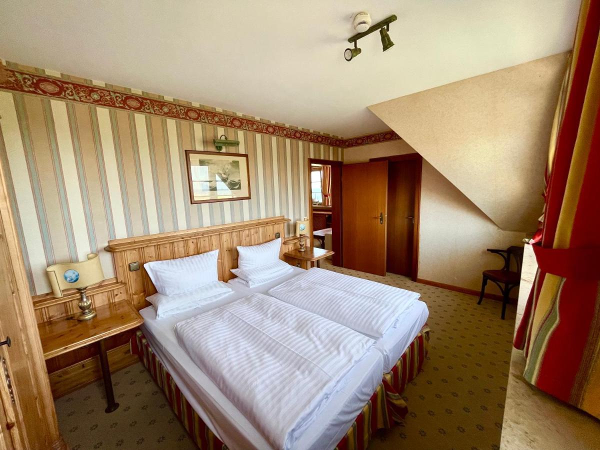 Moby Dick Hotel & Ferienwohnungen วุสโทรว์ ภายนอก รูปภาพ