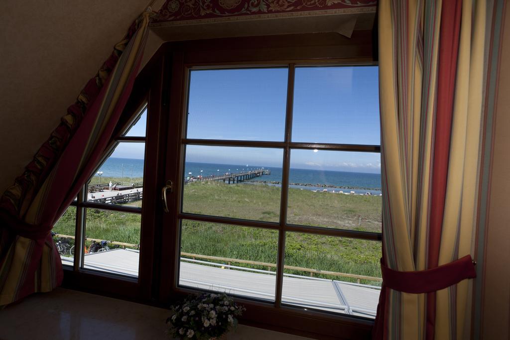 Moby Dick Hotel & Ferienwohnungen วุสโทรว์ ภายนอก รูปภาพ