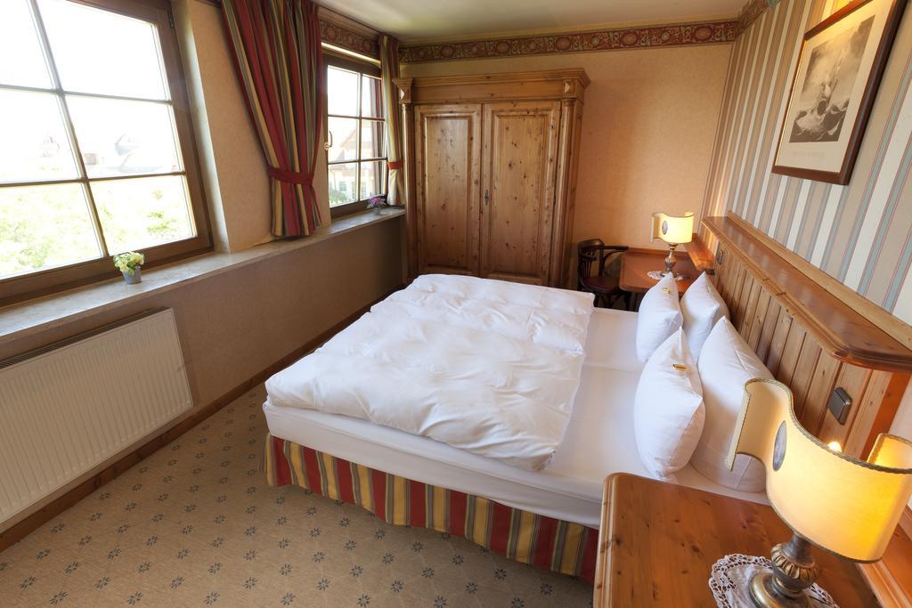Moby Dick Hotel & Ferienwohnungen วุสโทรว์ ห้อง รูปภาพ